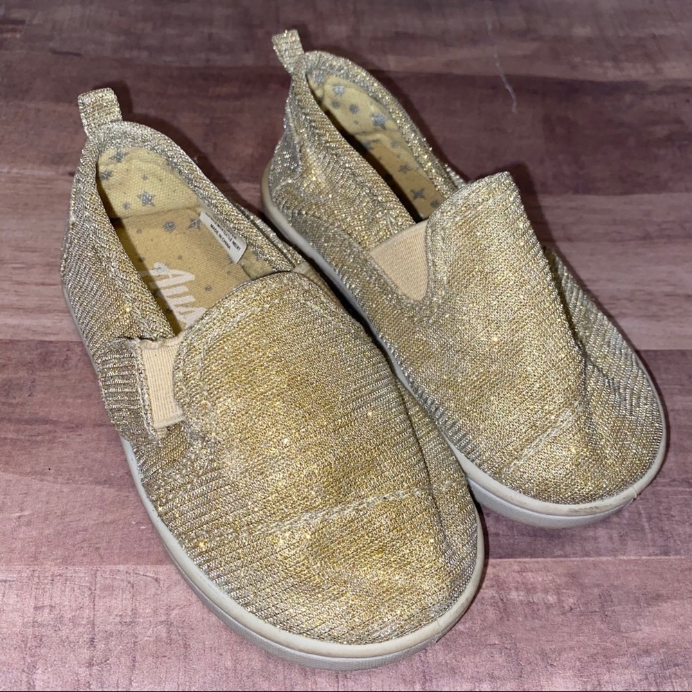 Austin Trading Co Gold Sparkle Shoes 6